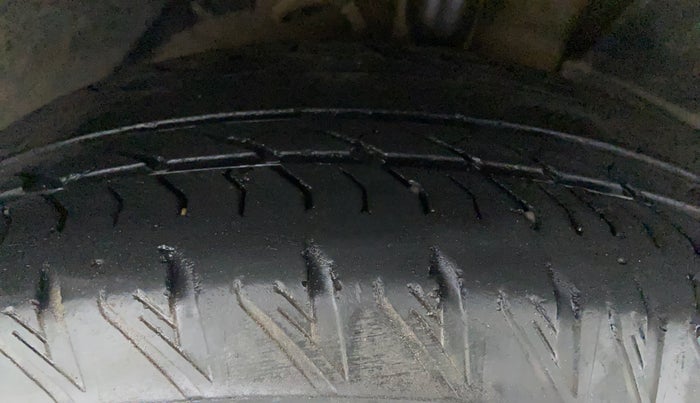 2018 Mahindra XUV500 W11, Diesel, Manual, 43,774 km, Right Front Tyre Tread