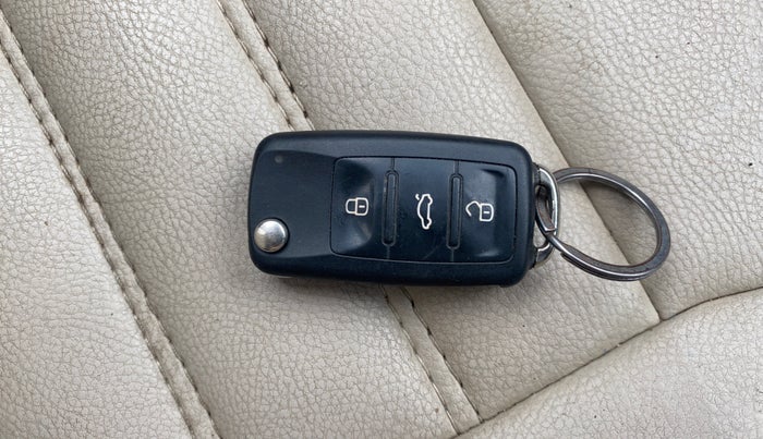 2014 Volkswagen Polo HIGHLINE1.2L, Petrol, Manual, 70,578 km, Key Close Up