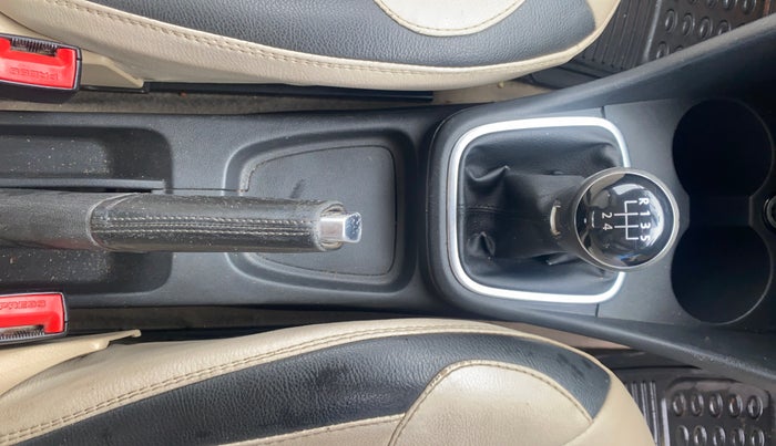 2014 Volkswagen Polo HIGHLINE1.2L, Petrol, Manual, 70,578 km, Gear Lever