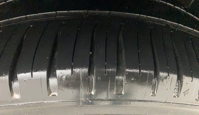 2014 Volkswagen Polo HIGHLINE1.2L, Petrol, Manual, 70,578 km, Left Rear Tyre Tread