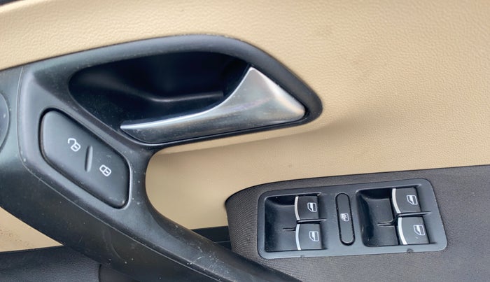 2014 Volkswagen Polo HIGHLINE1.2L, Petrol, Manual, 70,578 km, Driver Side Door Panels Control