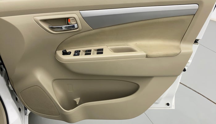 2017 Maruti Ertiga VDI SHVS, Diesel, Manual, 47,313 km, Driver Side Door Panels Controls
