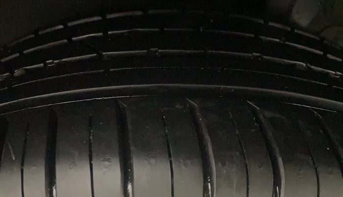 2025 Hyundai NEW I20 Sportz (O) 1.2 IVT, Petrol, Automatic, 2,954 km, Left Rear Tyre Tread