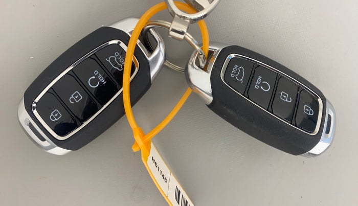 2025 Hyundai NEW I20 Sportz (O) 1.2 IVT, Petrol, Automatic, 2,954 km, Key Close Up