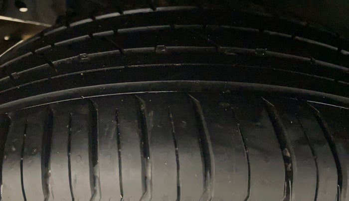 2025 Hyundai NEW I20 Sportz (O) 1.2 IVT, Petrol, Automatic, 2,954 km, Right Rear Tyre Tread