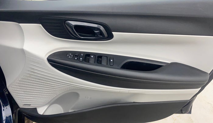 2025 Hyundai NEW I20 Sportz (O) 1.2 IVT, Petrol, Automatic, 2,954 km, Driver Side Door Panels Control