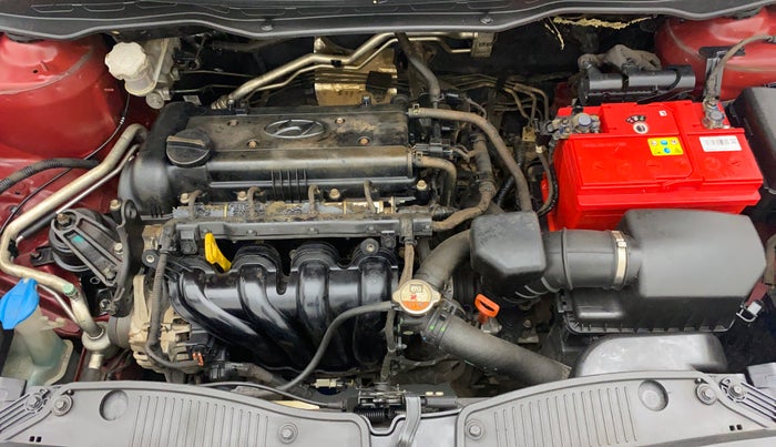 2013 Hyundai i20 SPORTZ 1.4 AT VTVT, Petrol, Automatic, 36,961 km, Engine Bonet View