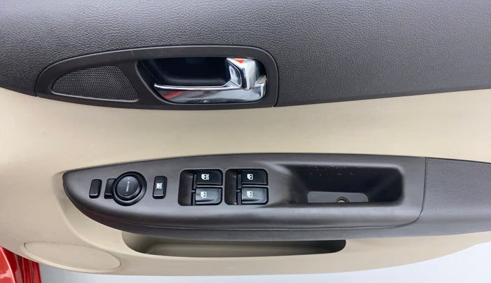 2013 Hyundai i20 SPORTZ 1.4 AT VTVT, Petrol, Automatic, 36,961 km, Driver Side Door Panels Control