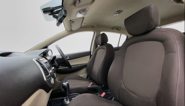 2013 Hyundai i20 SPORTZ 1.4 AT VTVT, Petrol, Automatic, 36,961 km, Right Side Front Door Cabin View