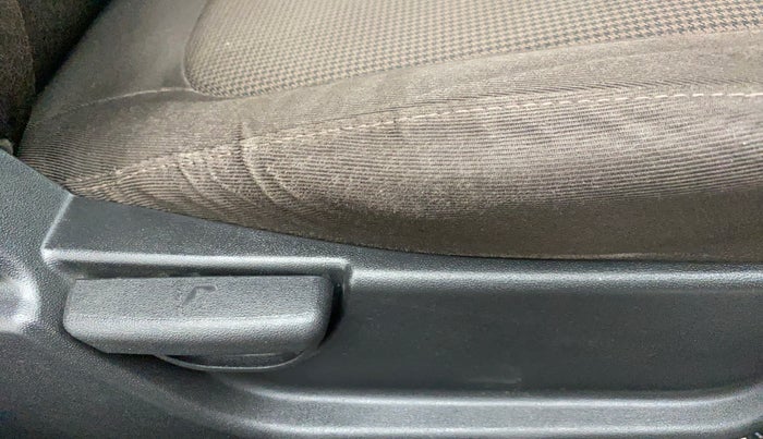 2013 Hyundai i20 SPORTZ 1.4 AT VTVT, Petrol, Automatic, 36,961 km, Driver Side Adjustment Panel