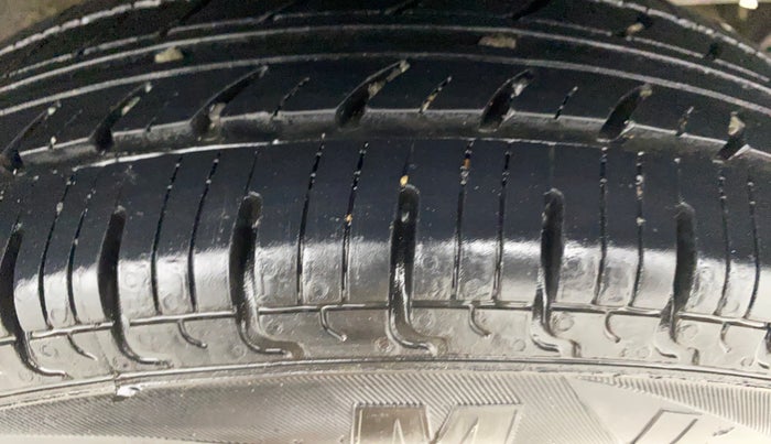 2017 Renault Kwid RXT 1.0, Petrol, Manual, 65,197 km, Left Rear Tyre Tread