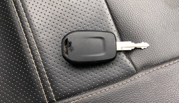 2017 Renault Kwid RXT 1.0, Petrol, Manual, 65,197 km, Key Close Up