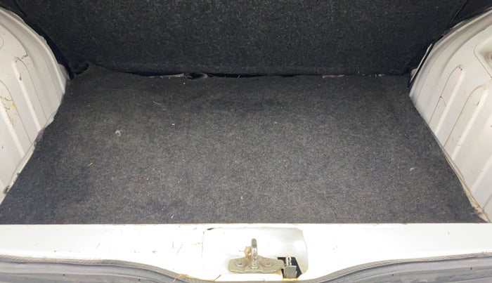 2017 Renault Kwid RXT 1.0, Petrol, Manual, 65,197 km, Boot Inside