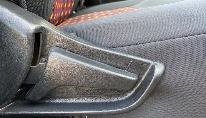 2019 Maruti S PRESSO VXI+, Petrol, Manual, 62,232 km, Driver Side Adjustment Panel