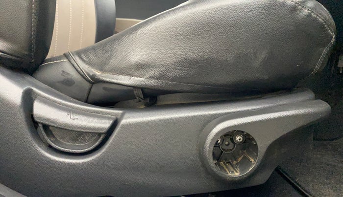 2016 Hyundai Grand i10 ASTA AT 1.2 KAPPA VTVT, Petrol, Automatic, 34,735 km, Driver Side Adjustment Panel