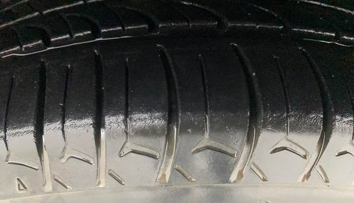 2016 Hyundai Grand i10 ASTA AT 1.2 KAPPA VTVT, Petrol, Automatic, 34,735 km, Left Front Tyre Tread