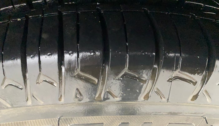 2016 Hyundai Grand i10 ASTA AT 1.2 KAPPA VTVT, Petrol, Automatic, 34,735 km, Left Rear Tyre Tread