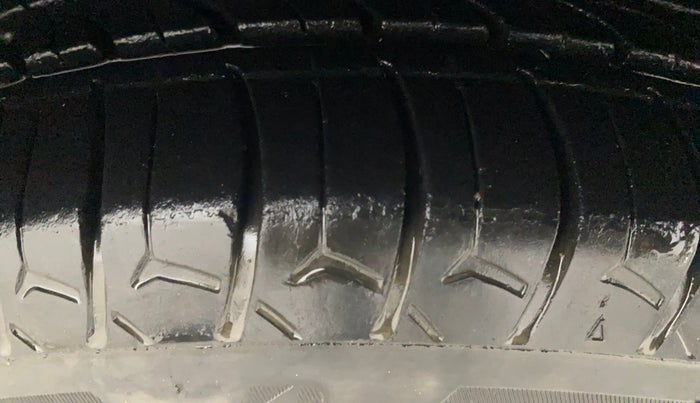 2016 Hyundai Grand i10 ASTA AT 1.2 KAPPA VTVT, Petrol, Automatic, 34,735 km, Right Front Tyre Tread