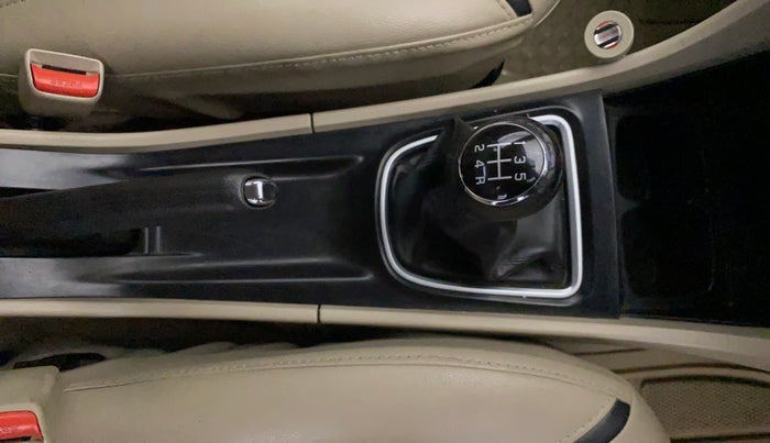 2018 Maruti Ciaz DELTA 1.4 MT PETROL, Petrol, Manual, 39,742 km, Gear Lever