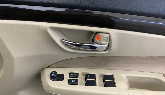 2018 Maruti Ciaz DELTA 1.4 MT PETROL, Petrol, Manual, 39,742 km, Driver Side Door Panels Control