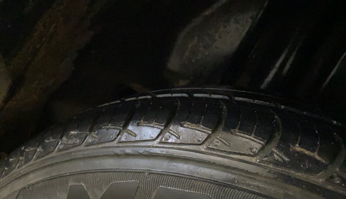 2018 Maruti Ciaz DELTA 1.4 MT PETROL, Petrol, Manual, 39,742 km, Right Rear Tyre Tread