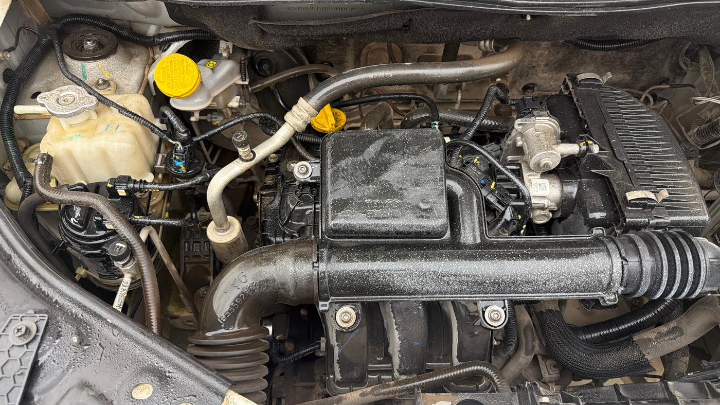 2022 Nissan MAGNITE XE, Petrol, Manual, 73,576 km, Engine View - Right