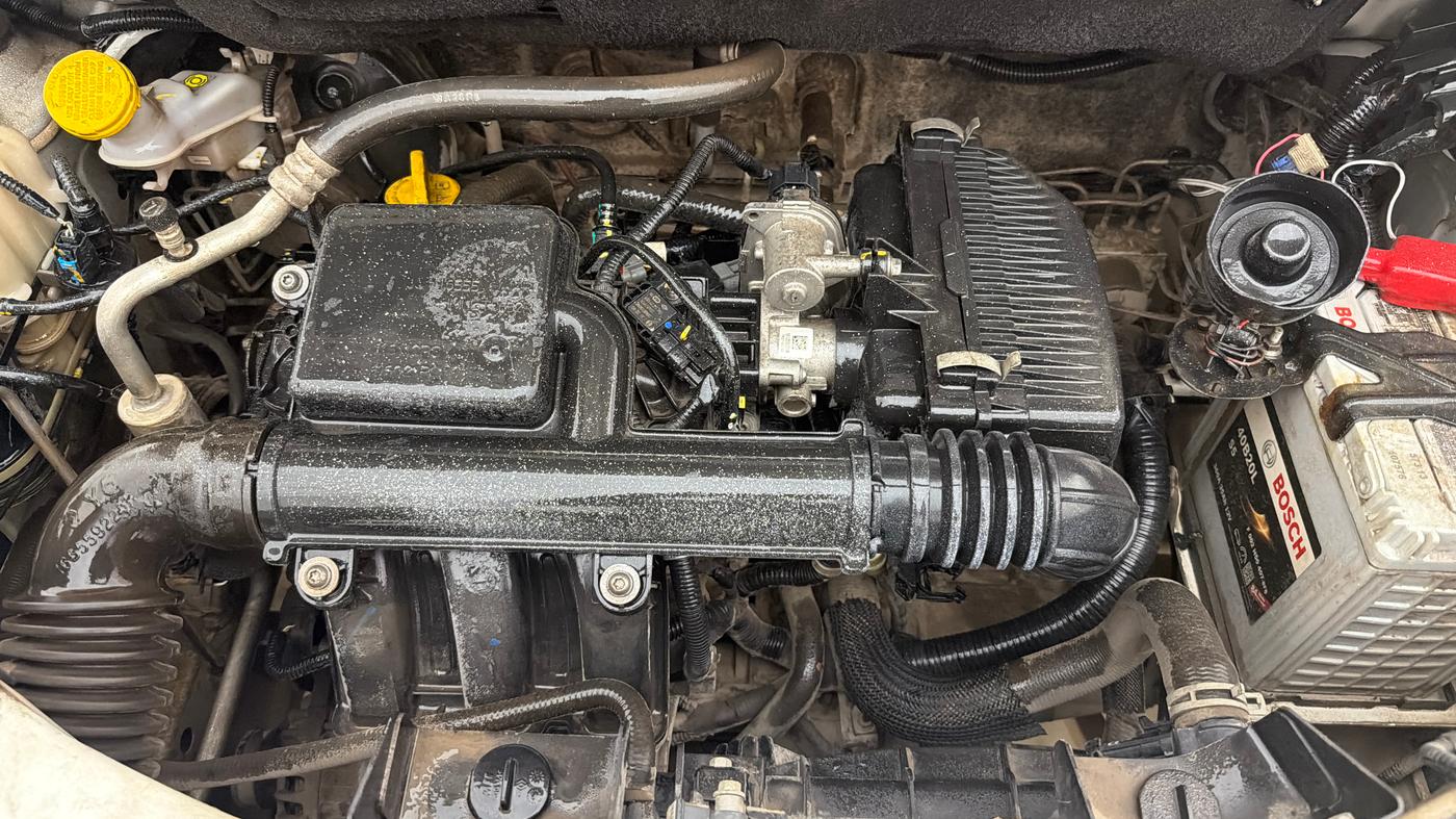 2022 Nissan MAGNITE XE, Petrol, Manual, 73,576 km, Engine View
