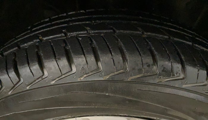 2018 Renault Kwid CLIMBER 1.0, Petrol, Manual, 39,907 km, Right Front Tyre Tread