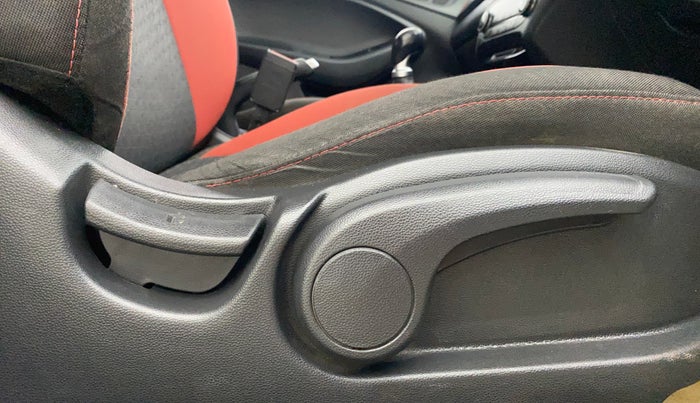 2019 Hyundai i20 Active 1.2 SX, Petrol, Manual, 50,844 km, Driver Side Adjustment Panel