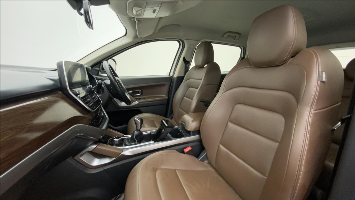 2019 Tata Harrier XZ 2.0L Kryotec, Diesel, Manual, 97,115 km, Right Side Front Door Cabin