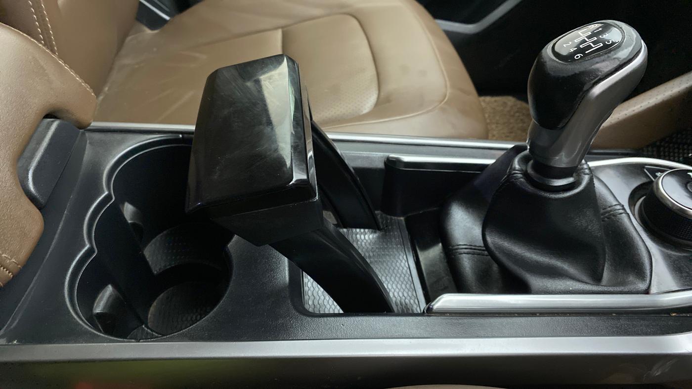 2019 Tata Harrier XZ 2.0L Kryotec, Diesel, Manual, 97,115 km, Gear Lever