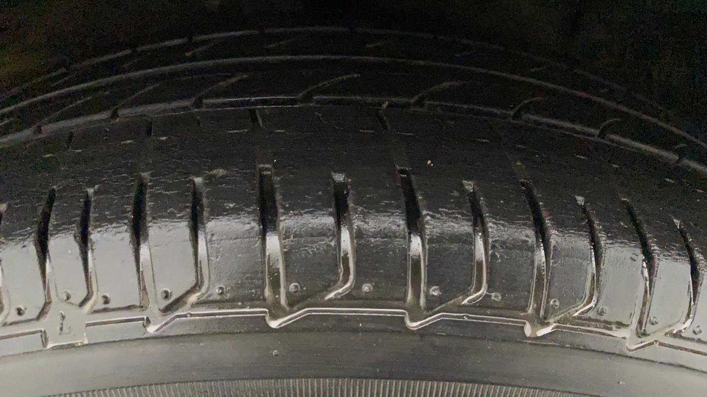 2013 Maruti Ertiga VXI, Petrol, Manual, 55,891 km, Right Front Tyre Tread