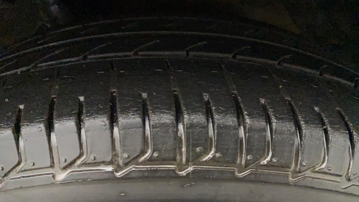 2013 Maruti Ertiga VXI, Petrol, Manual, 55,891 km, Left Front Tyre Tread