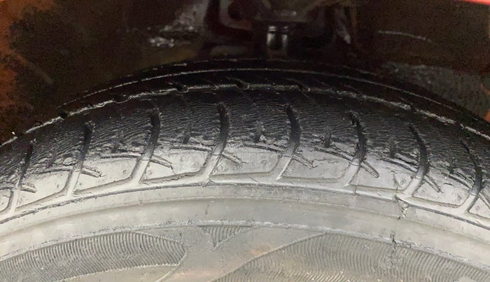 2014 Maruti Celerio VXI AMT, Petrol, Automatic, 33,627 km, Right Front Tyre Tread