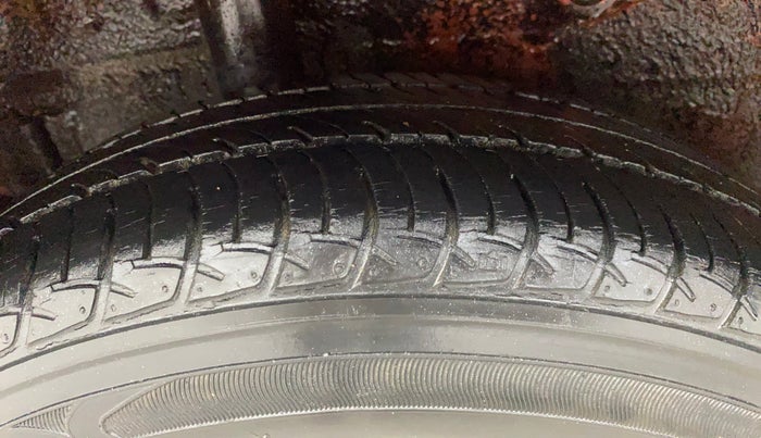 2014 Maruti Celerio VXI AMT, Petrol, Automatic, 33,627 km, Right Rear Tyre Tread