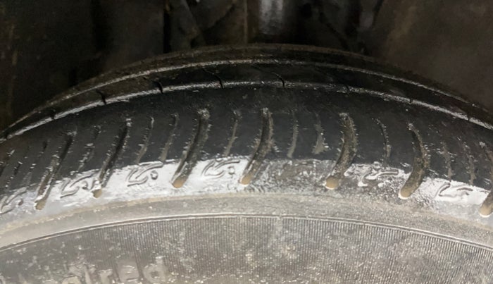 2021 Tata ALTROZ XZ PETROL, Petrol, Manual, 26,606 km, Right Front Tyre Tread