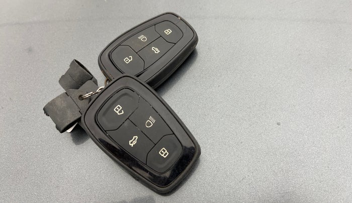 2021 Tata ALTROZ XZ PETROL, Petrol, Manual, 26,606 km, Key Close Up