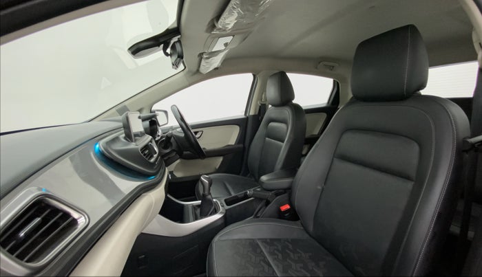 2021 Tata ALTROZ XZ PLUS DIESEL, Diesel, Manual, 51,092 km, Right Side Front Door Cabin