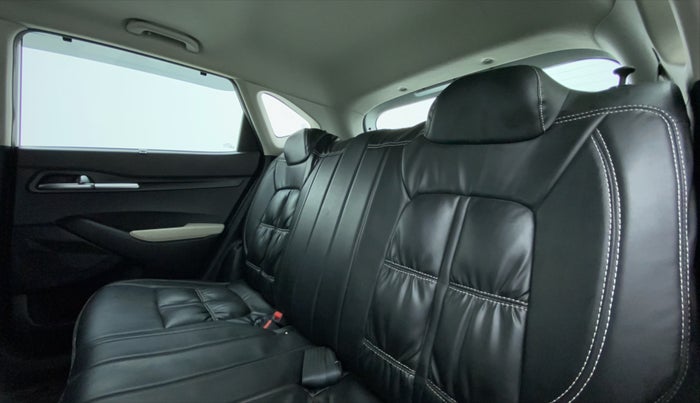 2022 KIA SELTOS HTK PLUS 1.5 IMT, Petrol, Manual, 27,272 km, Right Side Rear Door Cabin