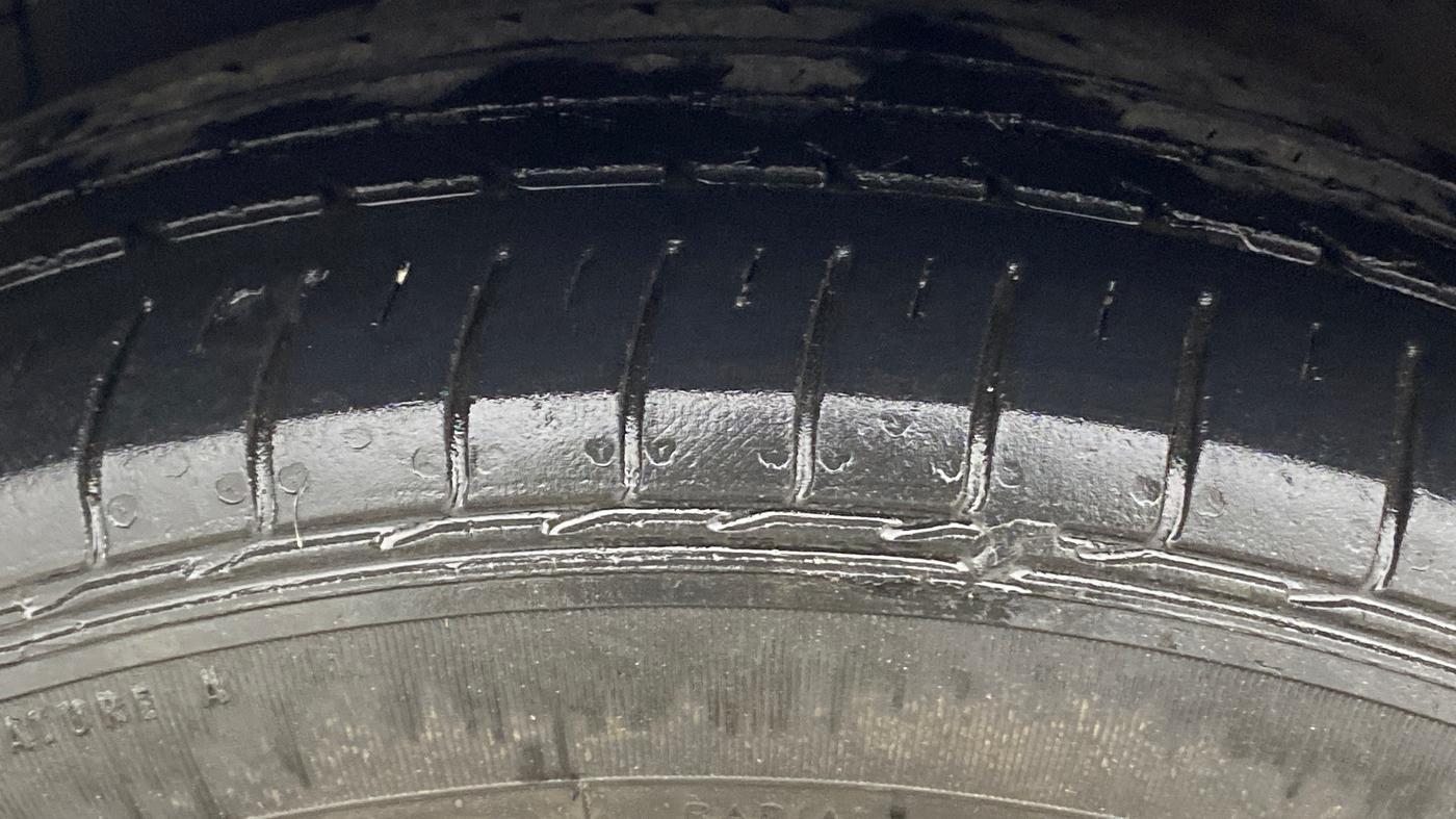 2017 Maruti Ciaz ALPHA 1.4 PETROL, Petrol, Manual, 82,148 km, Left Front Tyre Tread