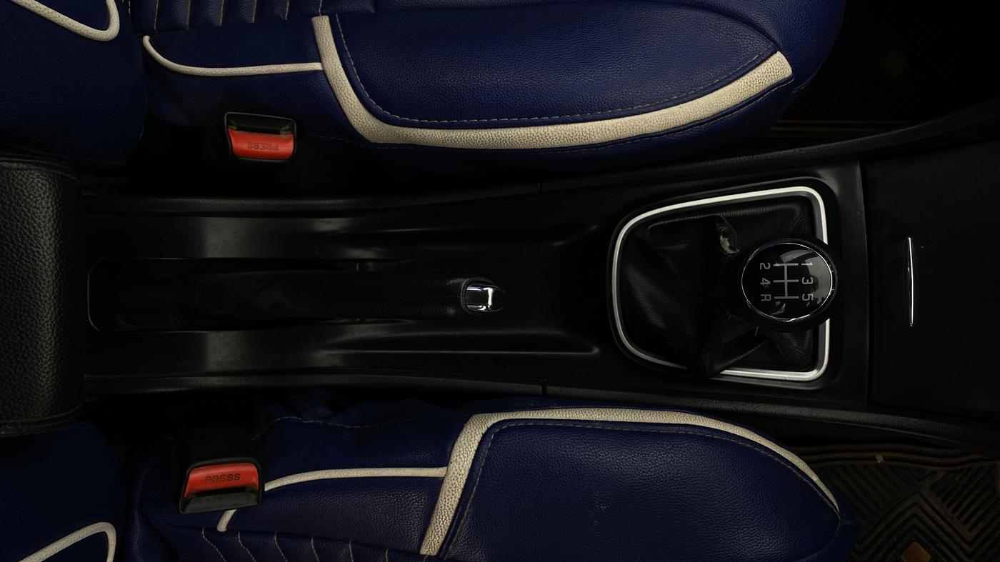 2017 Maruti Ciaz ALPHA 1.4 PETROL, Petrol, Manual, 82,148 km, Gear Lever
