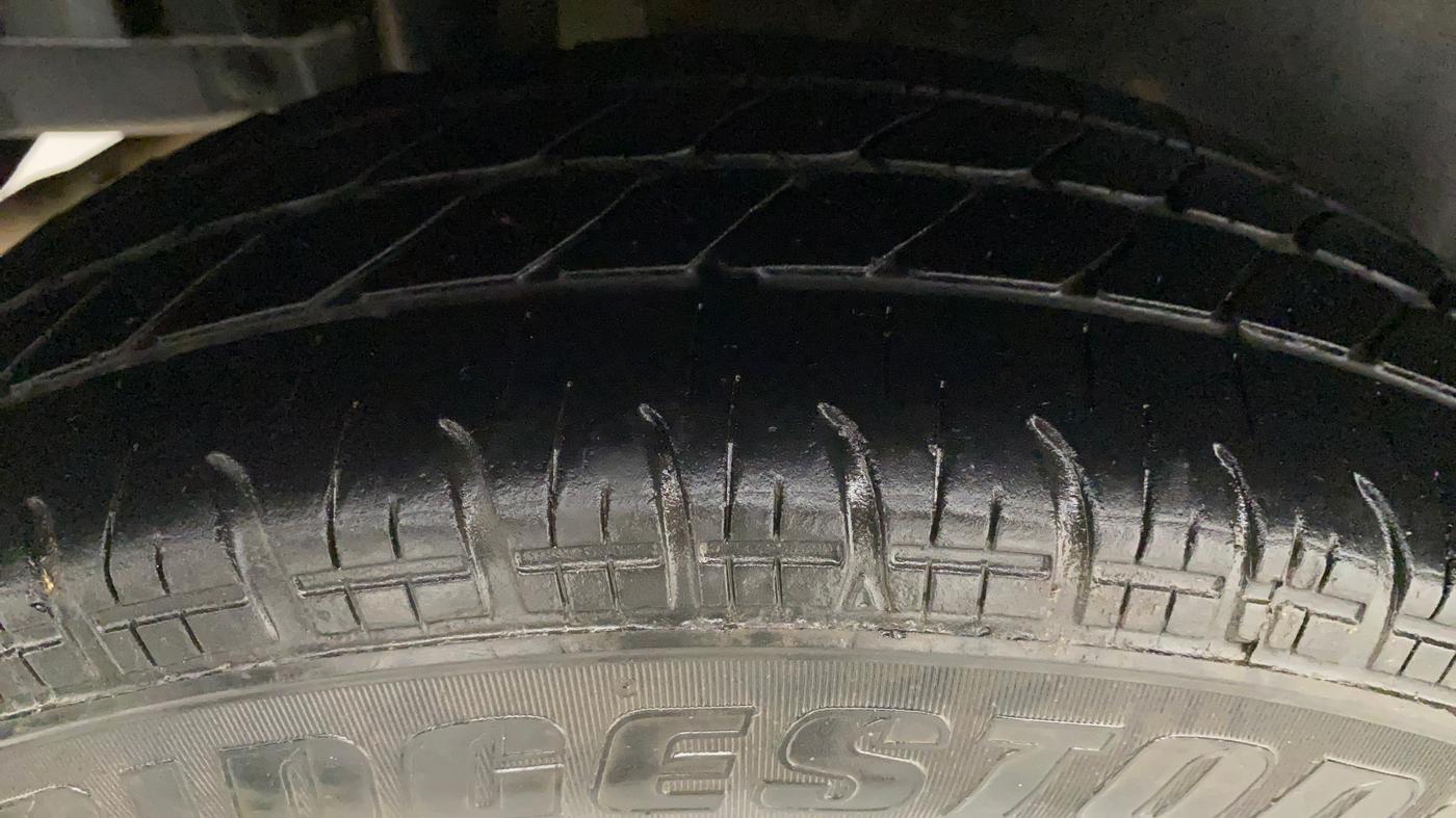 2015 Maruti Swift VXI, Petrol, Manual, 89,183 km, Right Rear Tyre Tread