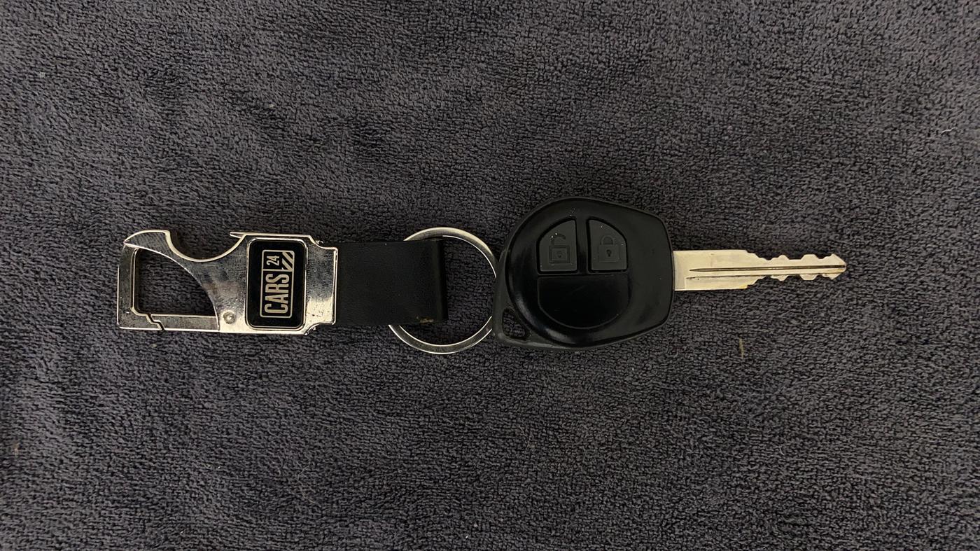 2015 Maruti Swift VXI, Petrol, Manual, 89,183 km, Key Close Up