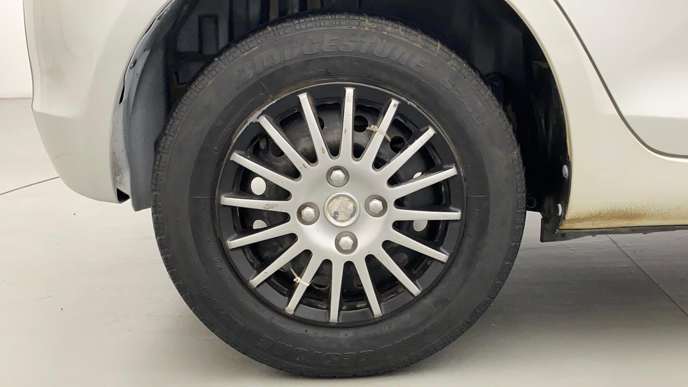 2015 Maruti Swift VXI, Petrol, Manual, 89,183 km, Right Rear Wheel