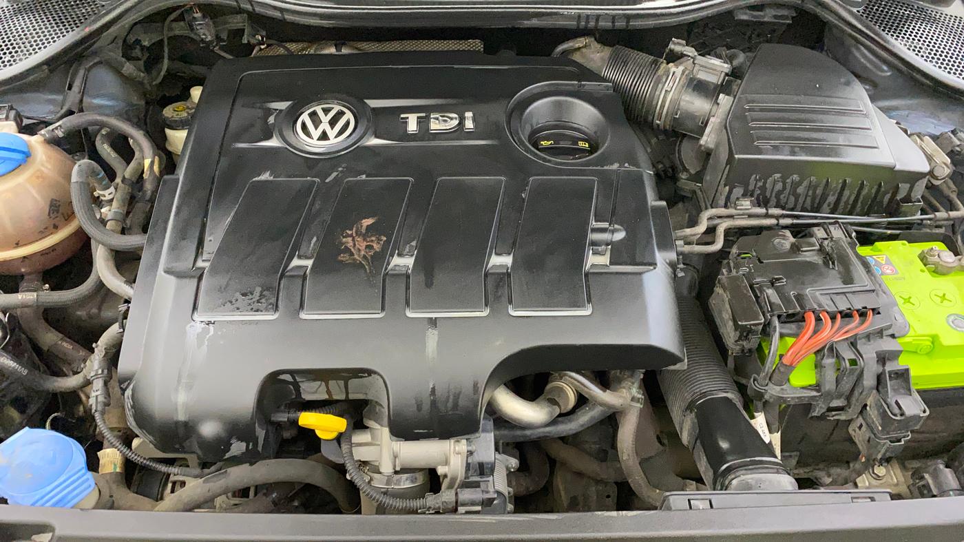 2016 Volkswagen Ameo HIGHLINE DSG 1.5 DIESEL , Diesel, Automatic, 1,20,886 km, Engine View