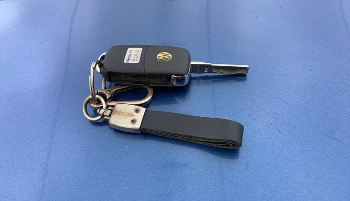 2016 Volkswagen Ameo HIGHLINE DSG 1.5 DIESEL , Diesel, Automatic, 1,21,481 km, Key Close Up