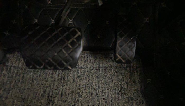 2016 Volkswagen Ameo HIGHLINE DSG 1.5 DIESEL , Diesel, Automatic, 1,21,481 km, Pedals