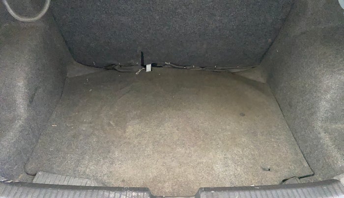 2016 Volkswagen Ameo HIGHLINE DSG 1.5 DIESEL , Diesel, Automatic, 1,21,481 km, Boot Inside