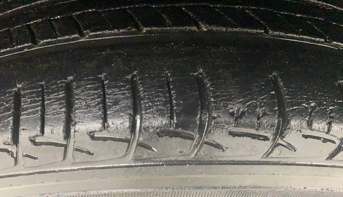 2014 Maruti Swift Dzire ZXI, Petrol, Manual, 58,960 km, Left Front Tyre Tread