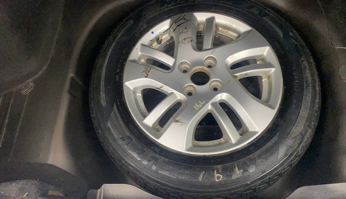 2014 Maruti Swift Dzire ZXI, Petrol, Manual, 58,960 km, Spare Tyre